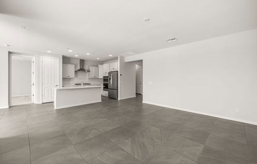 1275 W Saddle Run Living 4