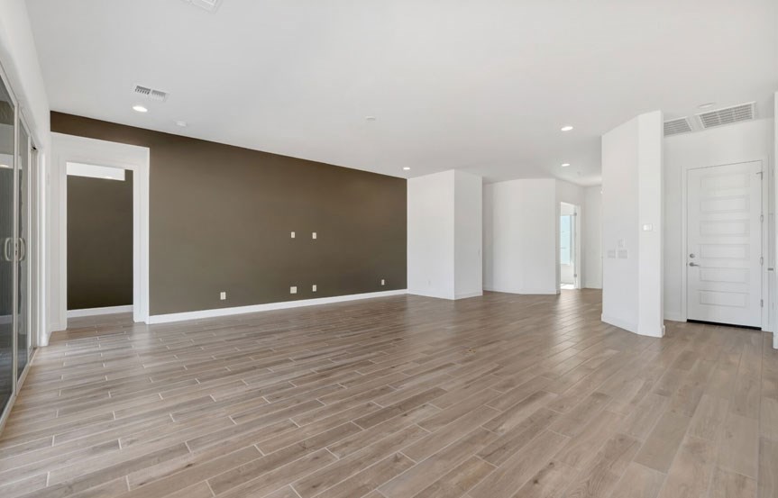 1032 W J Waltz Way Family4