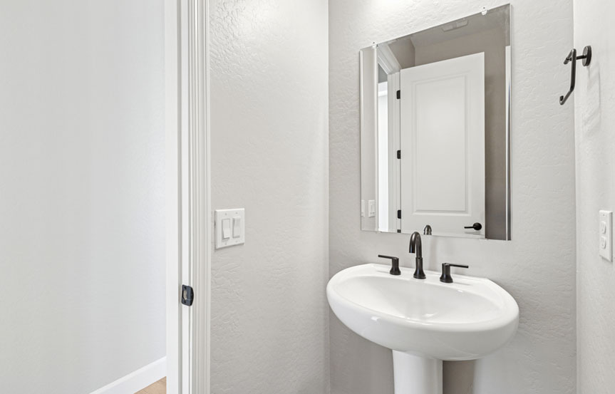 953 W Ridge Rd Bath3