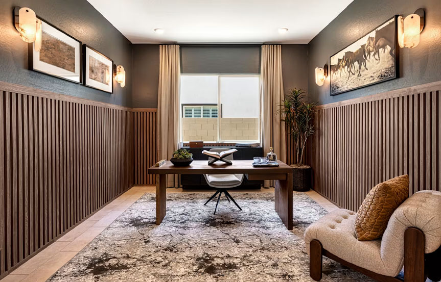 686 W Treasure Trl Office