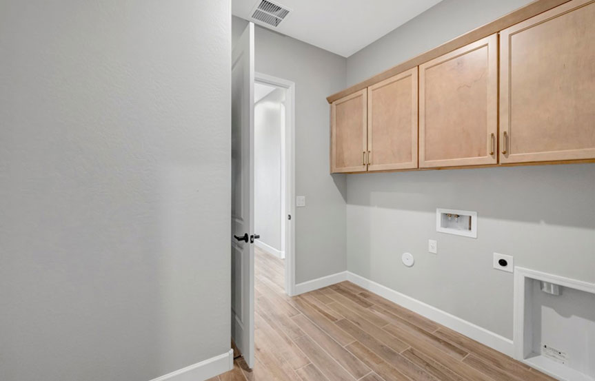 1128 W J Waltz Way Laundry