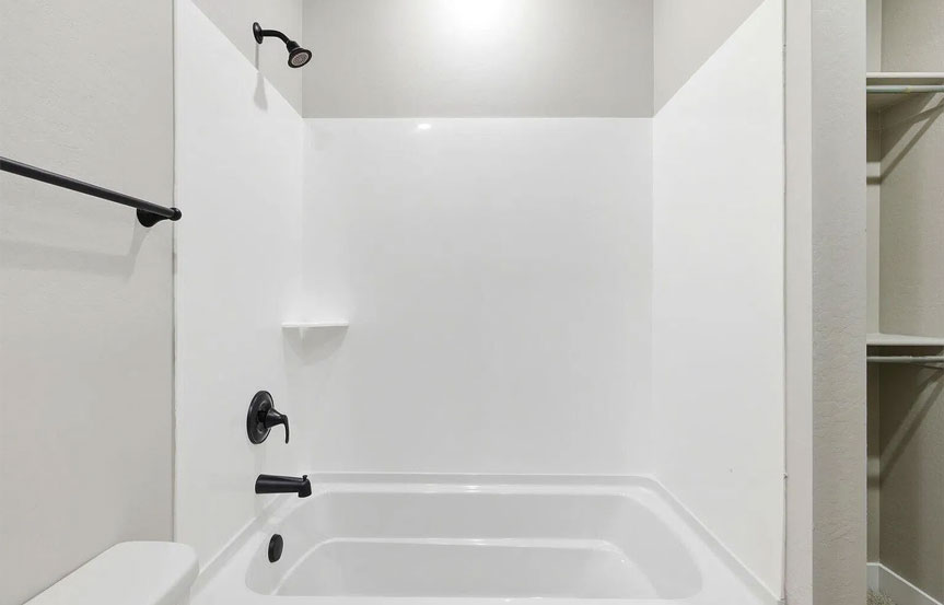 1069 W Haynes Way Bath 3
