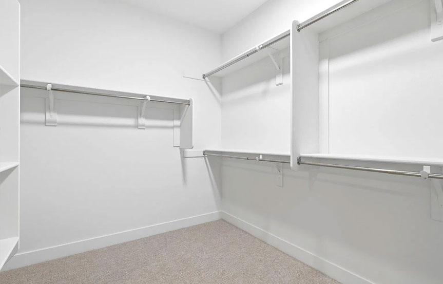 10031 S Gidiyup Trl Closet