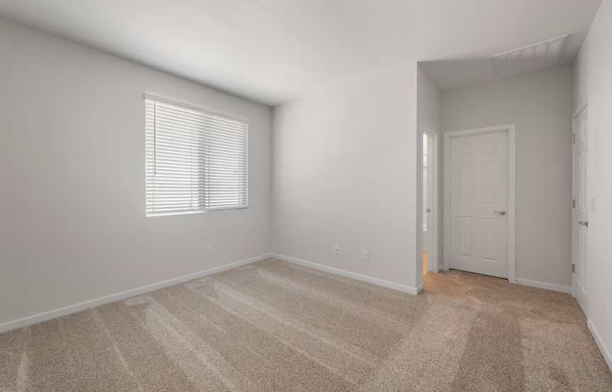 1293 W Saddle Run Bed3
