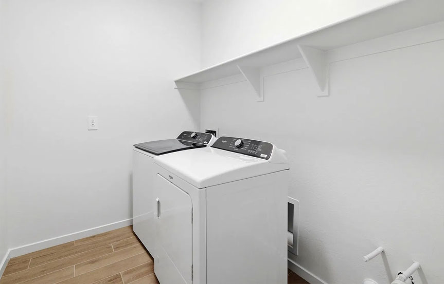 494 W Rock Needle Trl Laundry