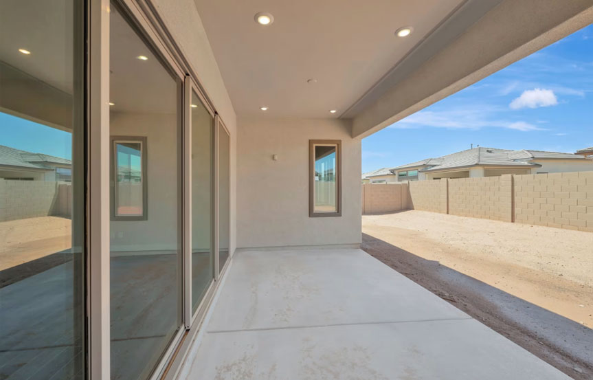 698 W Ridge Rd Patio