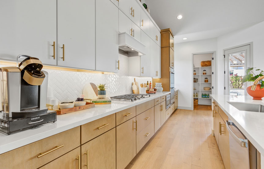 David Weekleyl Blossom Rock 9833 S Gold Stone Trl Kitchen2