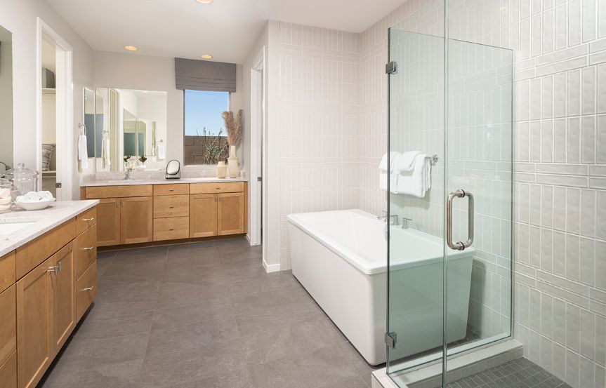 pulte-blossom-rock-avelino-owners-bath.jpg