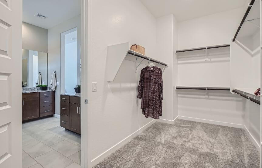 lennar blossom rock trillium 4585 owners walk in closet