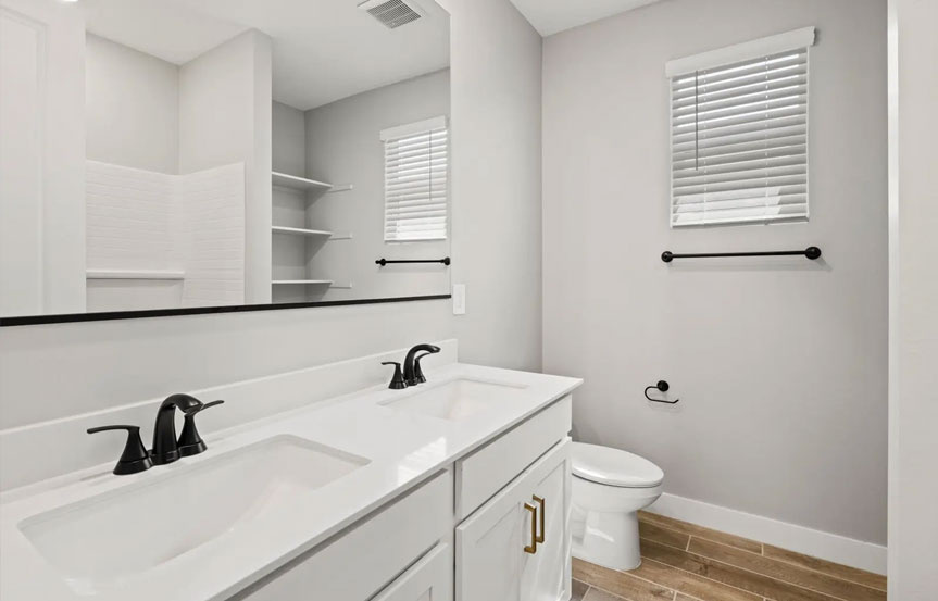 Onyx Modern Cottage Bath4