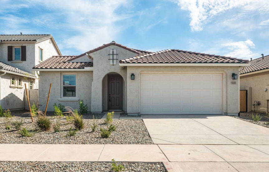 1323 W Saddle Run Exterior