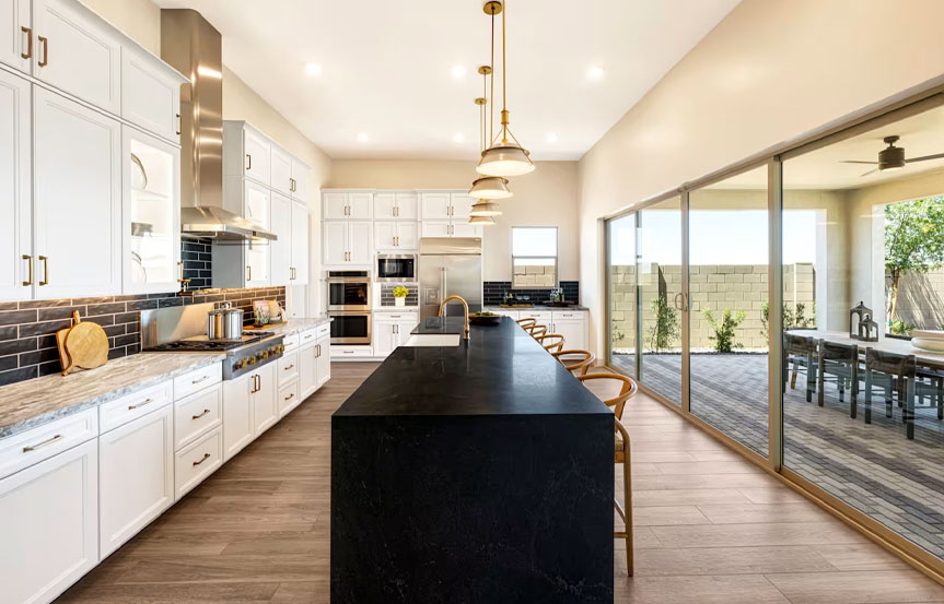 712 W Treasure Trl Kitchen3