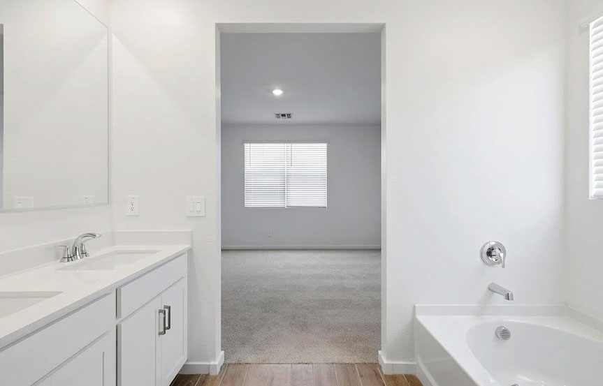 292 W Flatiron Trl Bath 3