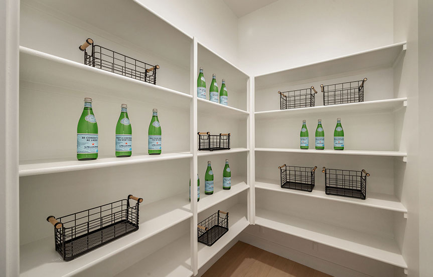 Shea 5036 Pantry