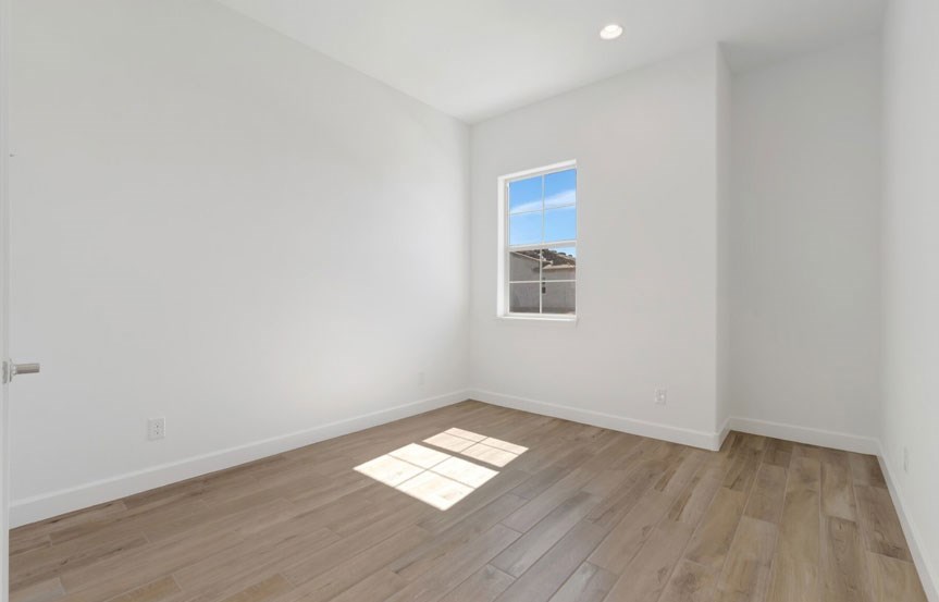 1032 W J Waltz Way Bed