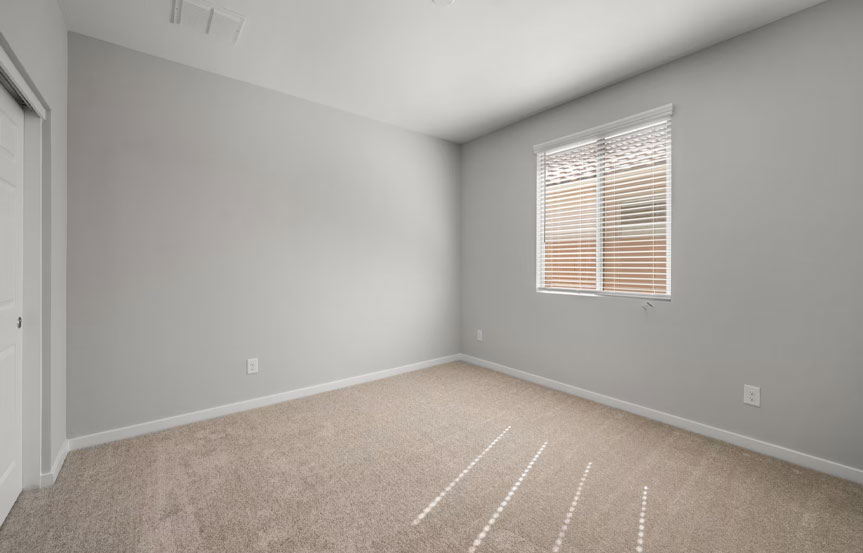 1323 W Saddle Run Bed3