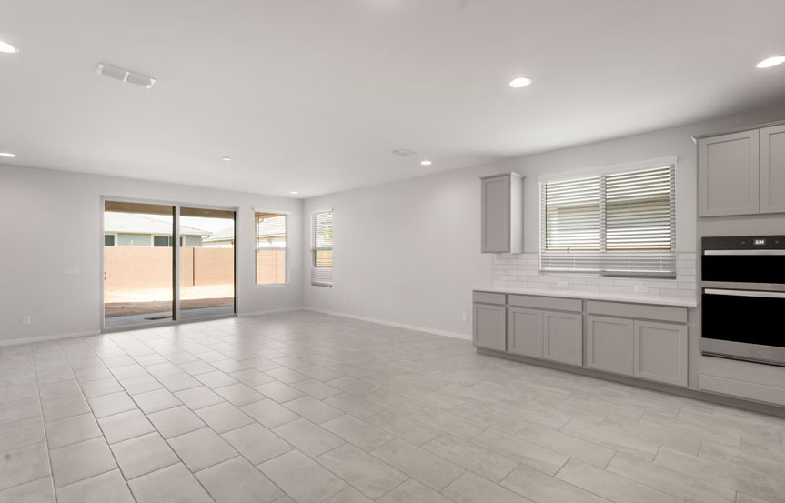 1272 W Saddle Run Living