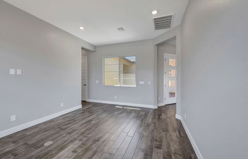 698 W Ridge Rd Flex