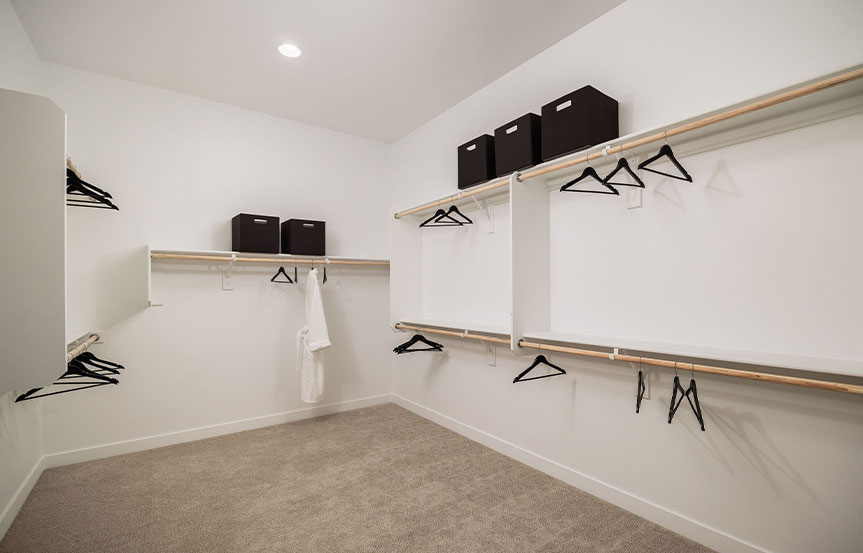Shea 5035 Closet