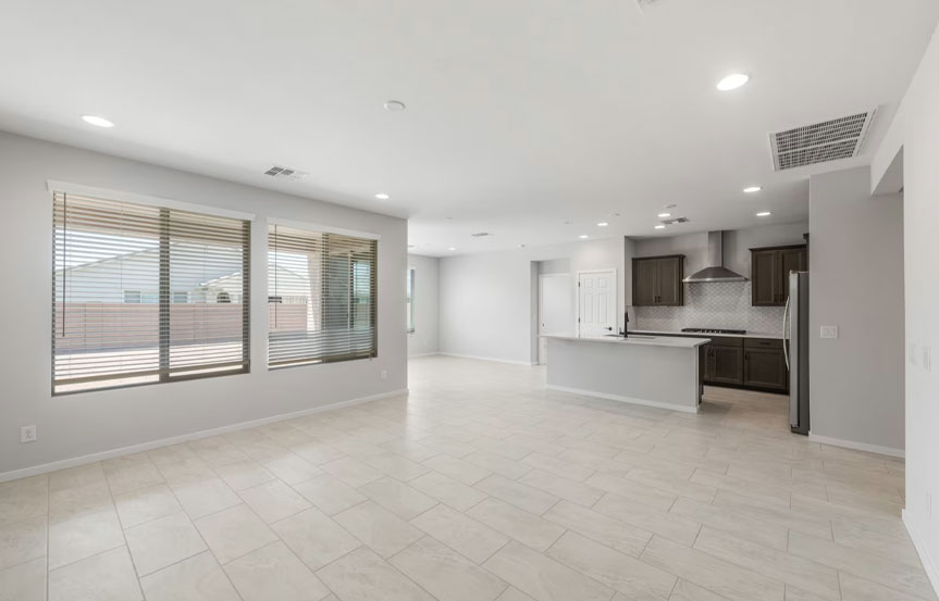 1439 W Treasure Trl Living