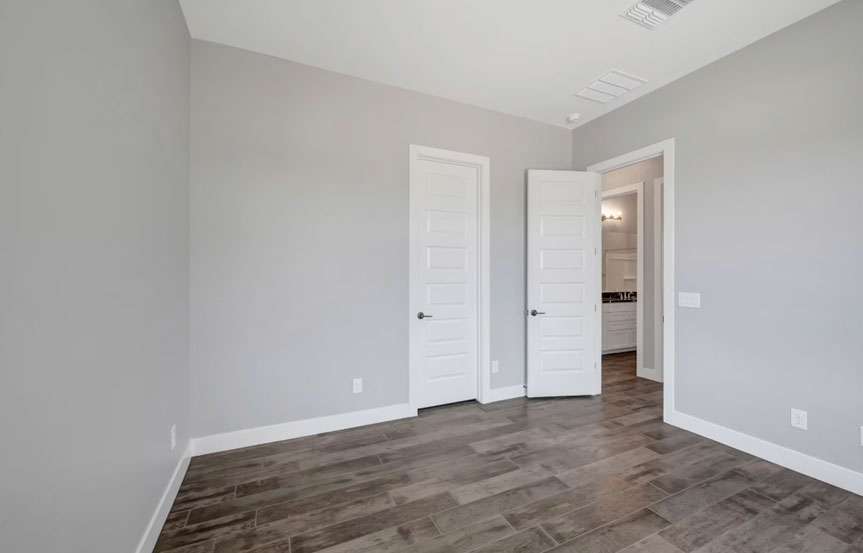 698 W Ridge Rd Bed2
