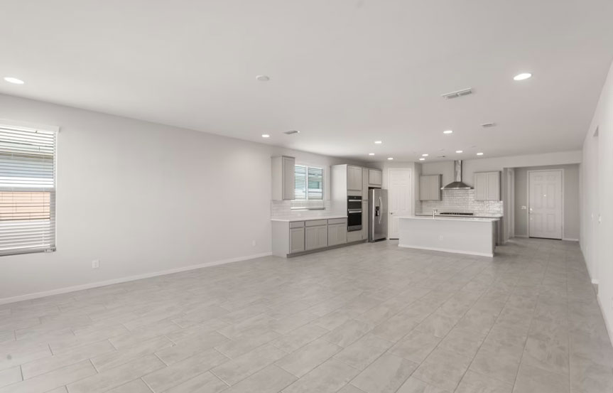 1272 W Saddle Run Living 2
