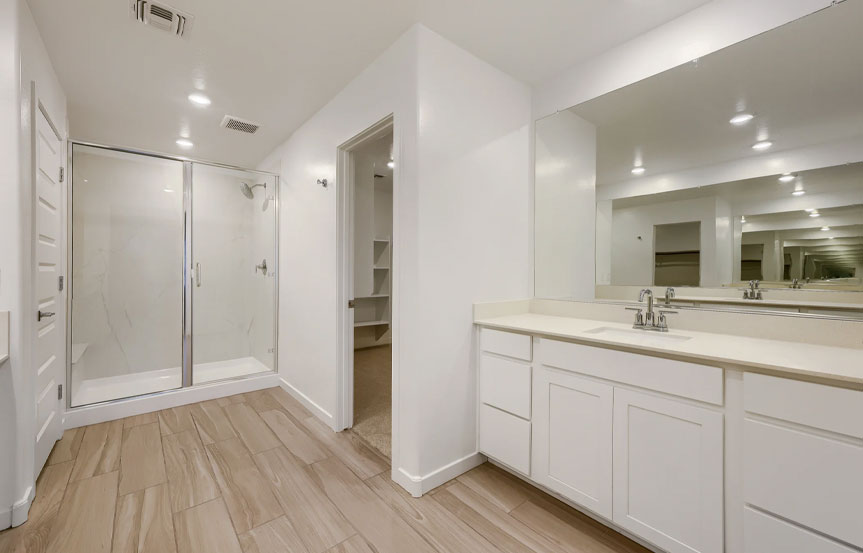 Lennar 10250 S Flume Trl Bath