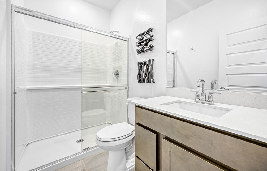 Lennar Montecito Model Bath4
