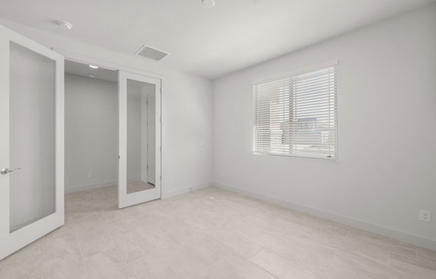 1276 W Saddle Run Den