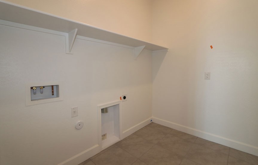 1110 W J Waltz Way Laundry