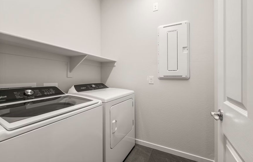 1275 W Saddle Run Laundry