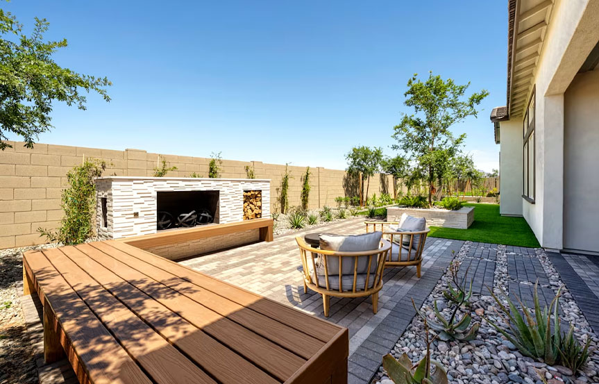 712 W Treasure Trl Backyard