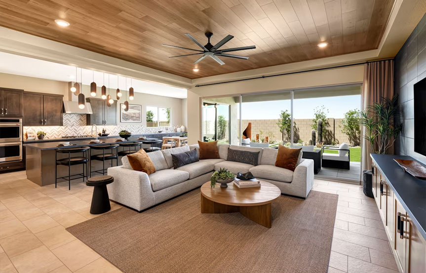 686 W Treasure Trl Living