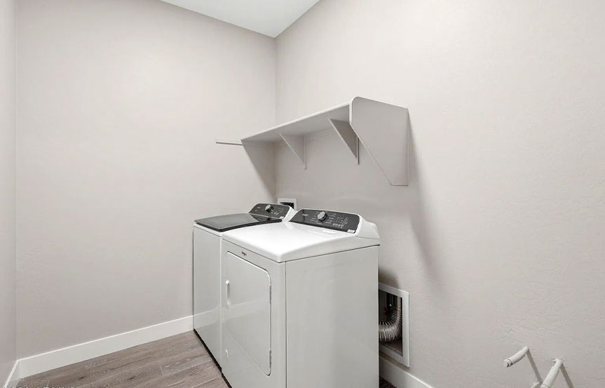 10031 S Gidiyup Trl Laundry