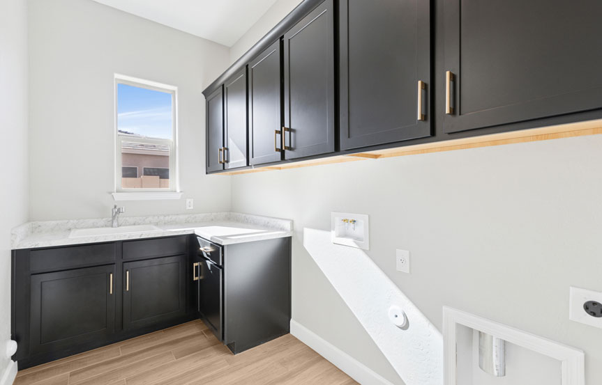 953 W Ridge Rd Laundry