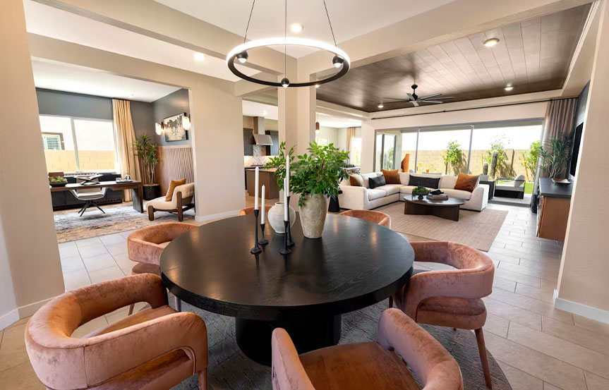 686 W Treasure Trl Living2
