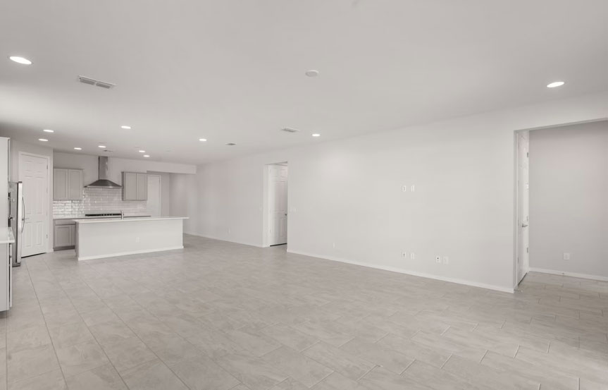 1272 W Saddle Run Living 3