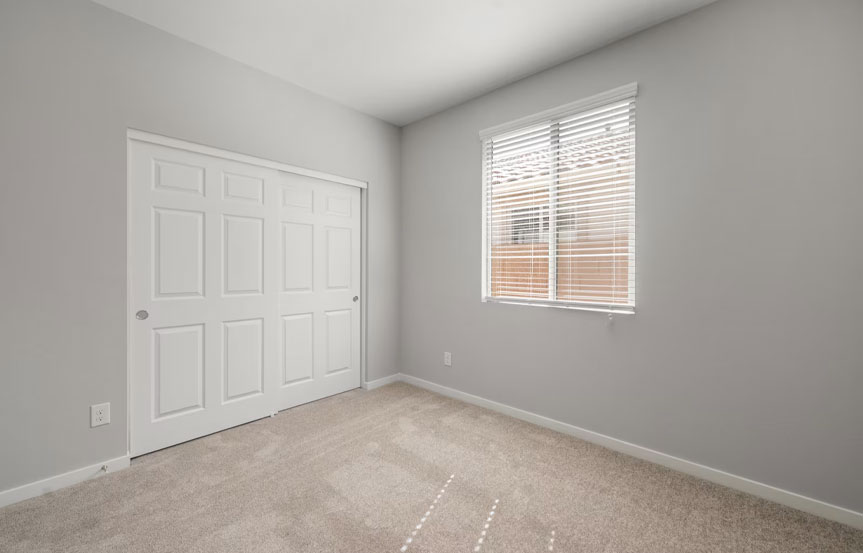 1323 W Saddle Run Bed2
