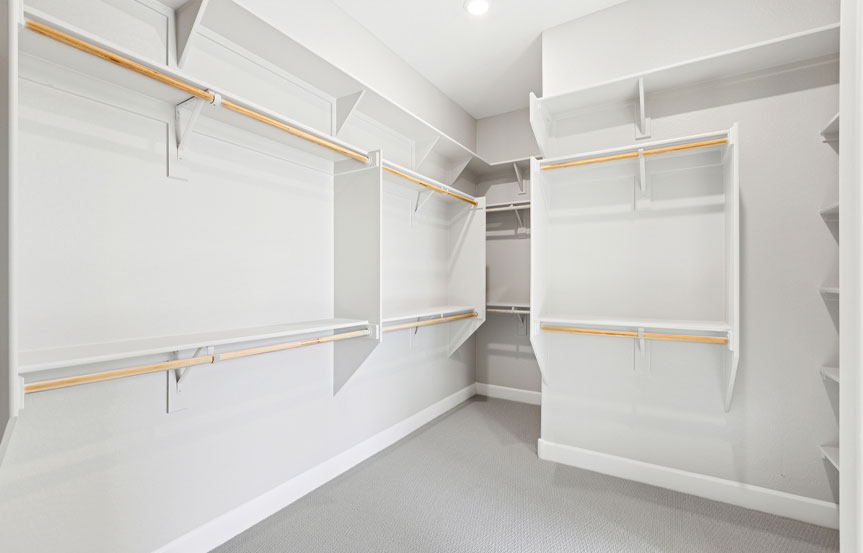 953 W Ridge Rd Closet