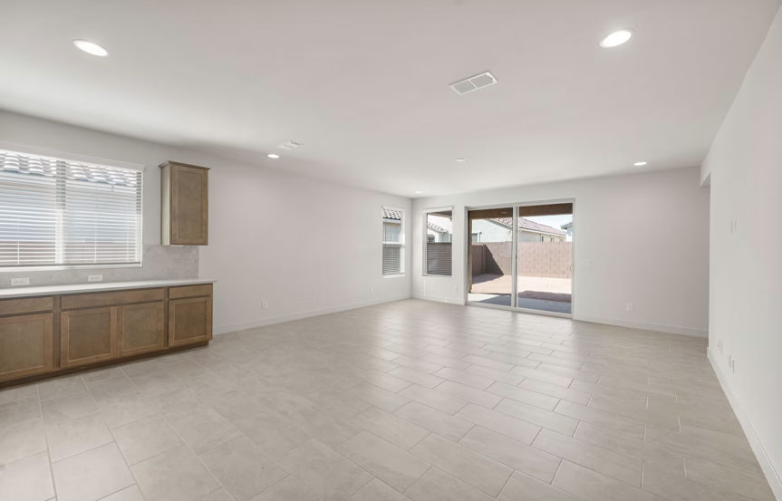 1276 W Saddle Run Living