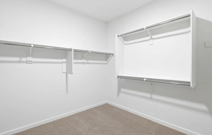 292 W Flatiron Trl Closet
