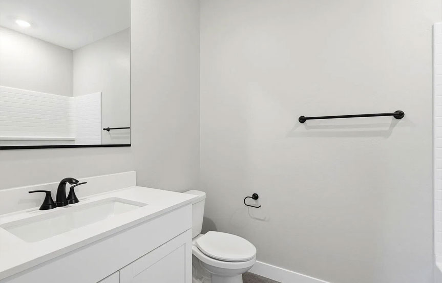 10031 S Gidiyup Trl Bath 2