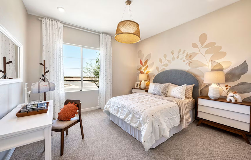 686 W Treasure Trl Bed2