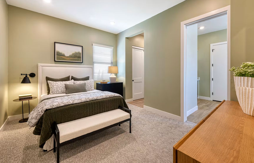 712 W Treasure Trl Bed