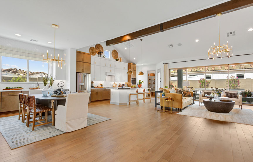 David Weekleyl Blossom Rock 9833 S Gold Stone Trl Dining2